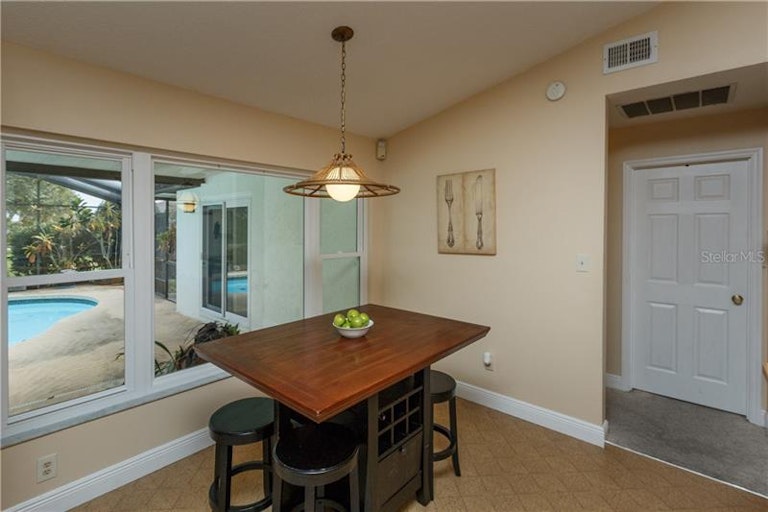 Photo 13 of 23 - 8642 Alegre Cir, Orlando, FL 32836