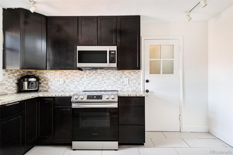 Photo 12 of 26 - 1410 Vine St #3, Denver, CO 80206