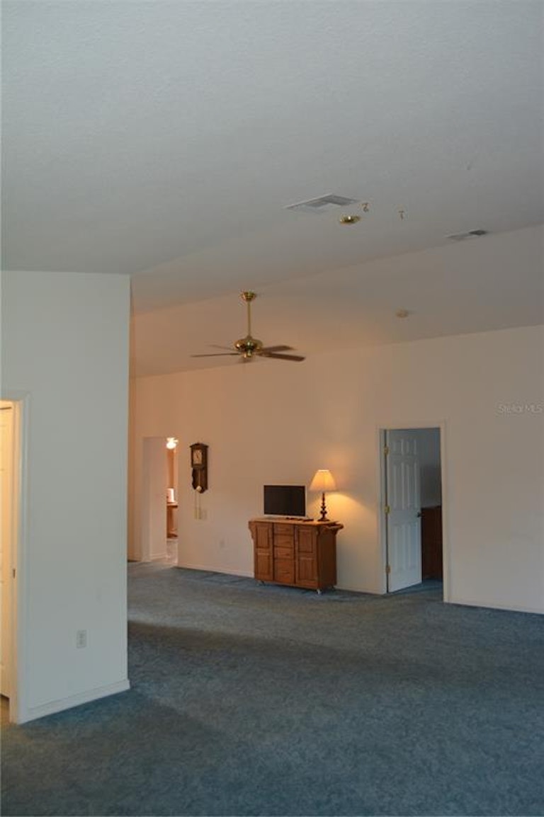 Photo 7 of 28 - 352 Lake Suzanne Dr, Lake Wales, FL 33859