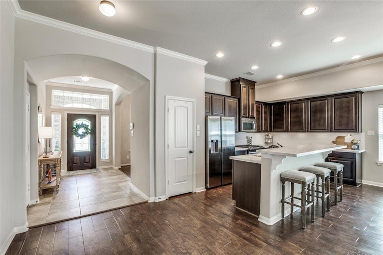 Photo 8 of 34 - 9315 Mystic Falls Ln, Humble, TX 77396