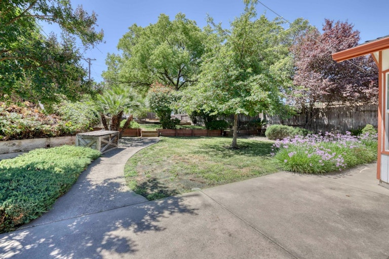 Photo 23 of 32 - 7446 Northlea Way, Citrus Heights, CA 95610