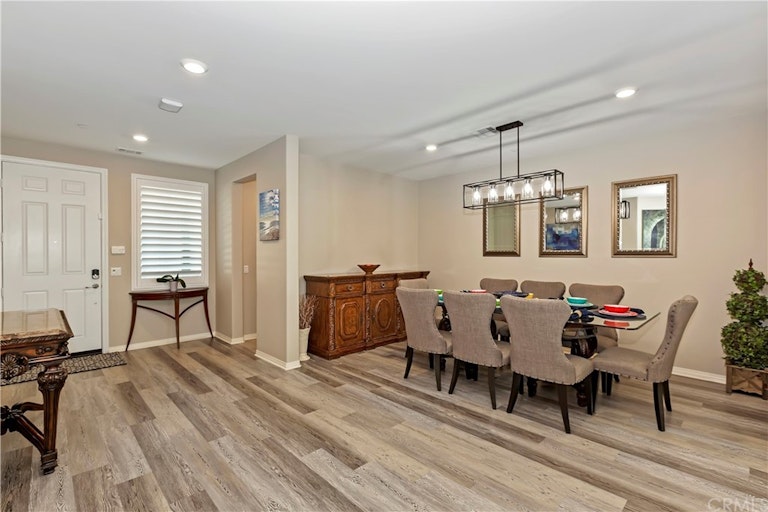 Photo 11 of 50 - 5120 Armendarez Ln, Fontana, CA 92336