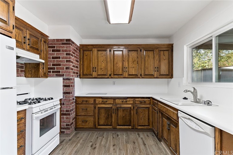 Photo 6 of 32 - 4850 Rosewood St, Montclair, CA 91763