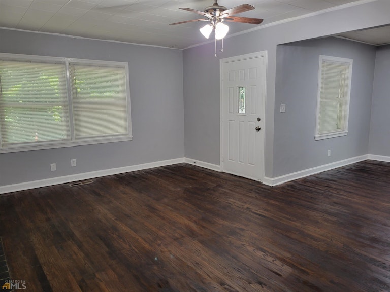 Photo 4 of 18 - 1860 Headland Dr, Atlanta, GA 30344