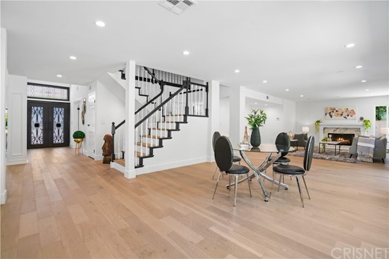 Photo 22 of 43 - 11905 Andasol Ave, Granada Hills, CA 91344