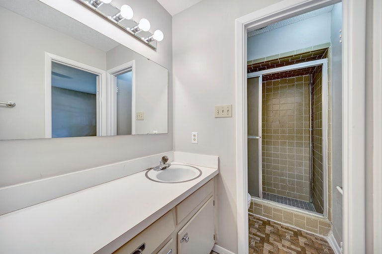 Photo 18 of 29 - 7344 Laurie Dr, Fort Worth, TX 76112