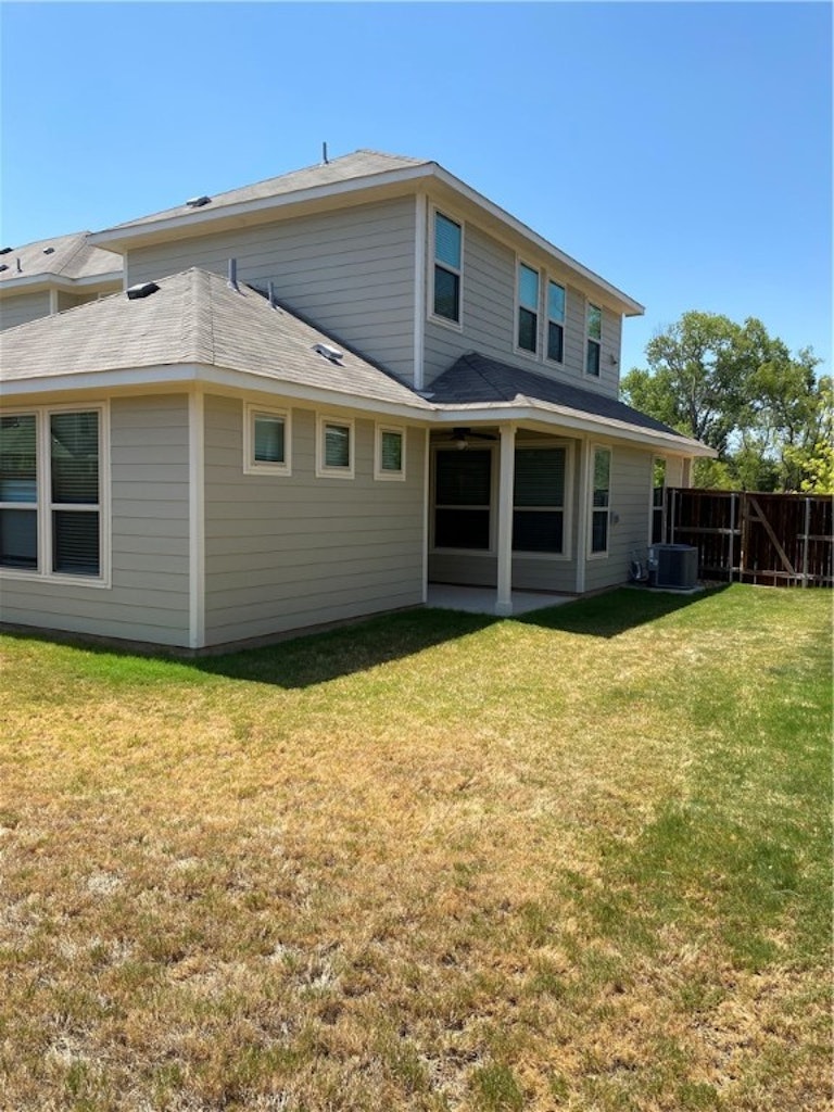 Photo 17 of 20 - 353 Madison Oaks Ave, Georgetown, TX 78626