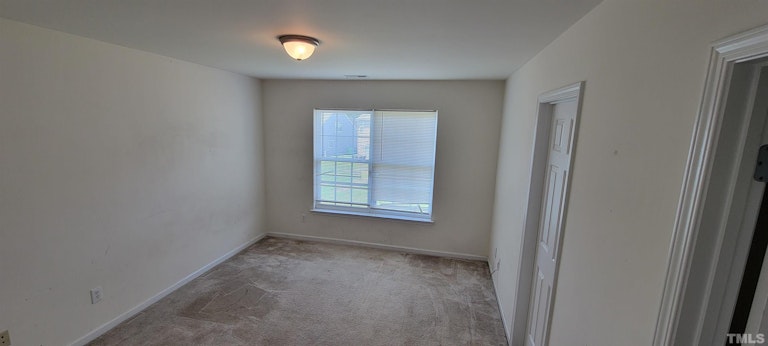 Photo 14 of 15 - 3120 Rendezvous Dr, Raleigh, NC 27610