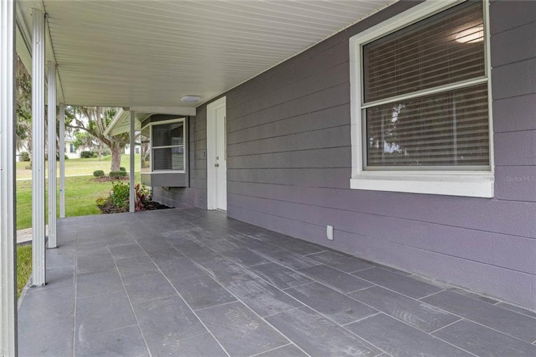 Photo 2 of 35 - 118 E Myrtle St, Howey In The Hills, FL 34737