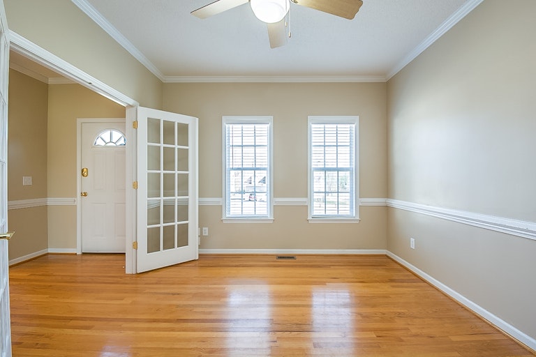 Photo 9 of 23 - 1208 Sunswept Cir, Raleigh, NC 27603