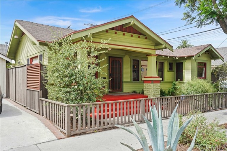 Photo 2 of 42 - 526 E 8th St, Long Beach, CA 90813