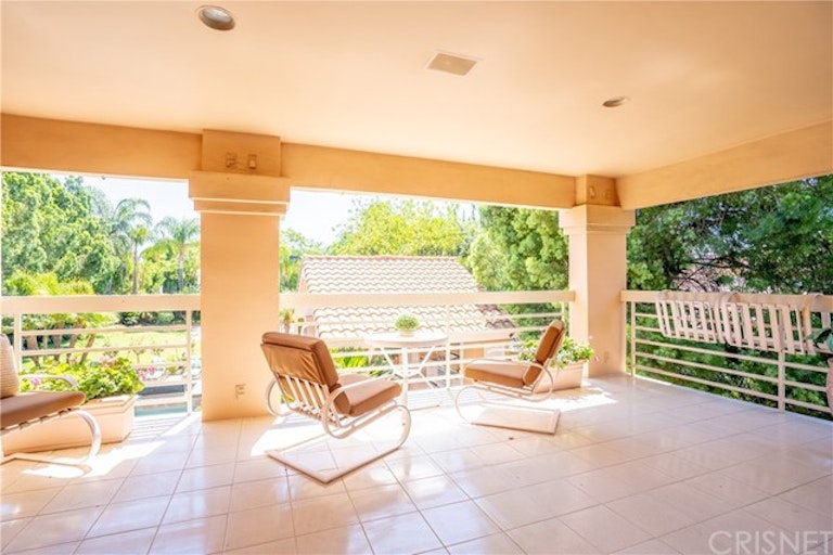 Photo 38 of 72 - 10214 Candleberry Ln, Northridge, CA 91324