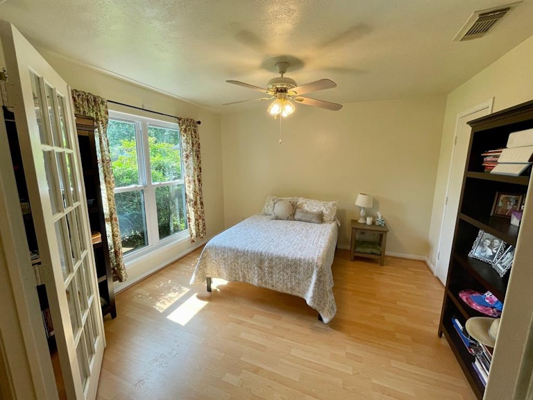 Photo 9 of 45 - 16107 Mesa Blvd, Humble, TX 77396