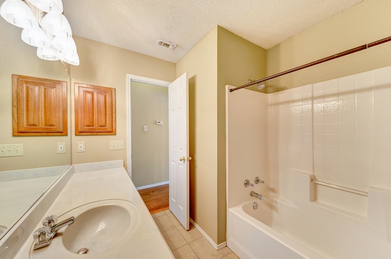 Photo 26 of 28 - 8755 Saranac Trl, Fort Worth, TX 76118