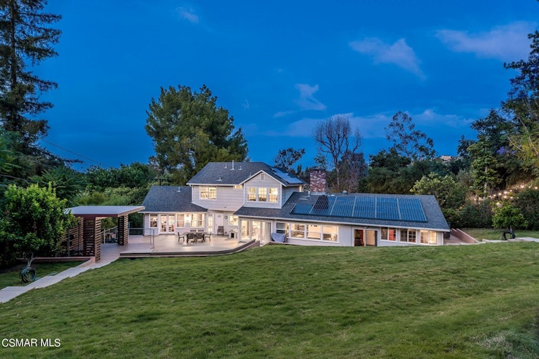 Photo 59 of 60 - 4641 Caritina Dr, Tarzana, CA 91356