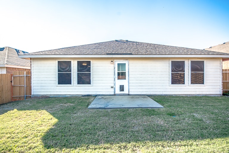 Photo 27 of 31 - 622 Lincoln Ave, Lavon, TX 75166