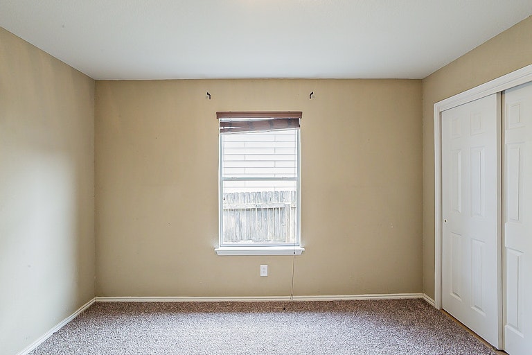Photo 16 of 20 - 2327 Baxter Sta, San Antonio, TX 78245