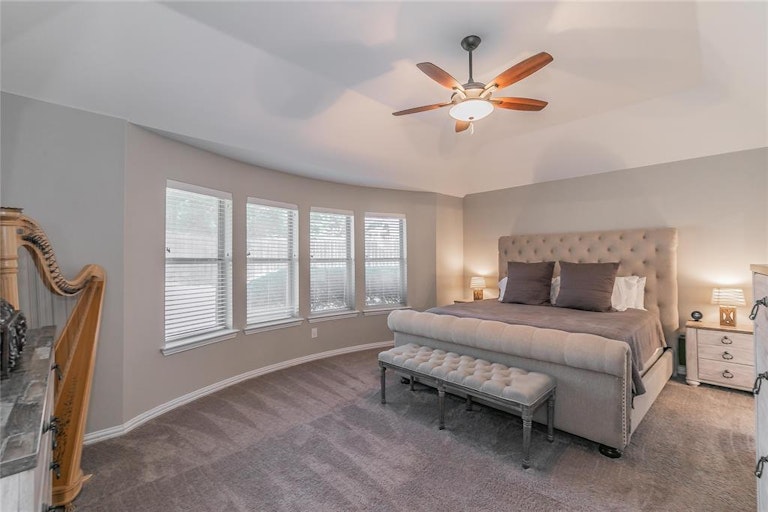 Photo 14 of 40 - 4805 Campfire Ct, Fort Worth, TX 76244