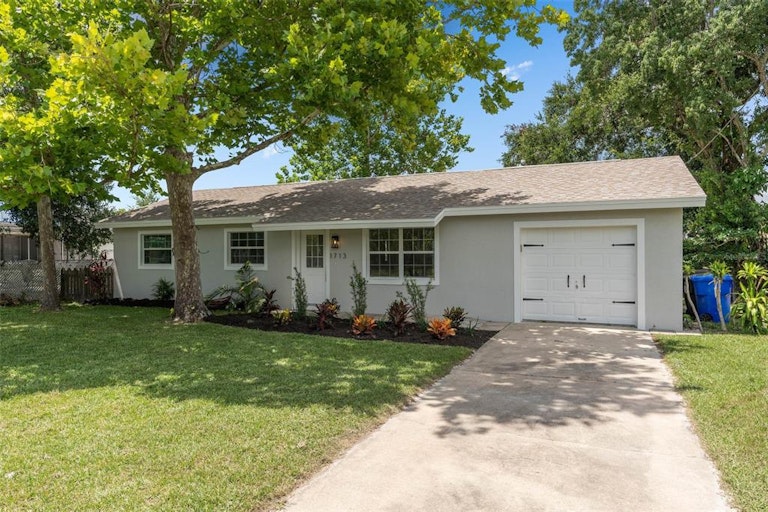 Photo 2 of 26 - 1713 Penfield St, Kissimmee, FL 34741