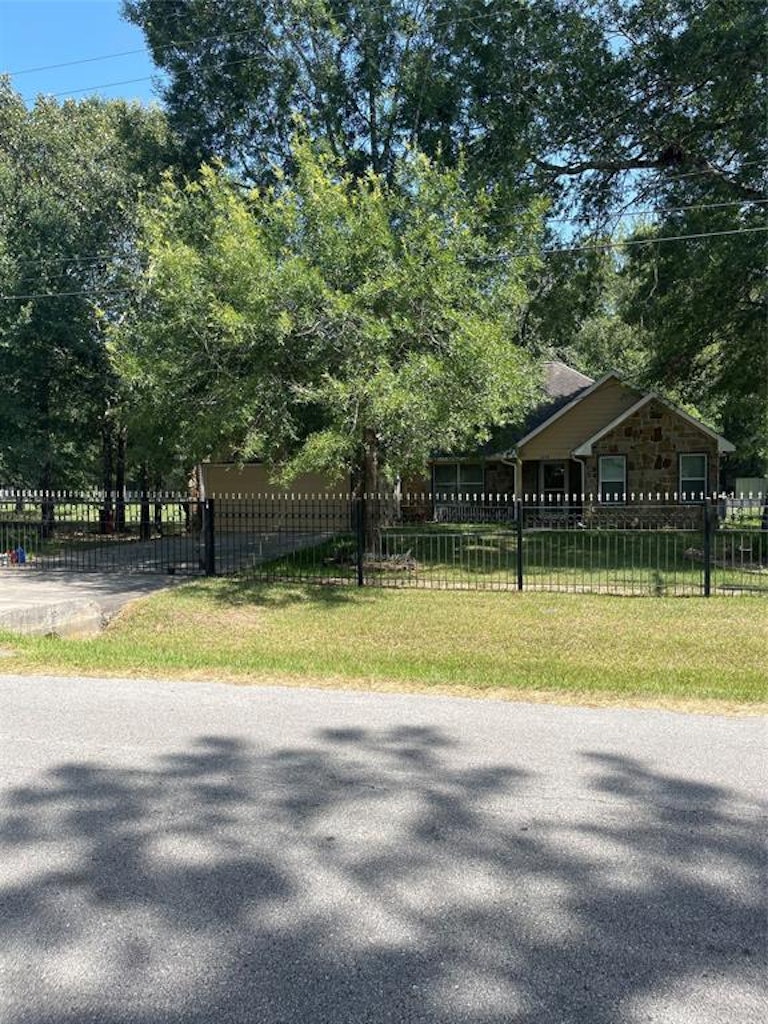 Photo 1 of 16 - 3688 White Oak Dr, Conroe, TX 77301