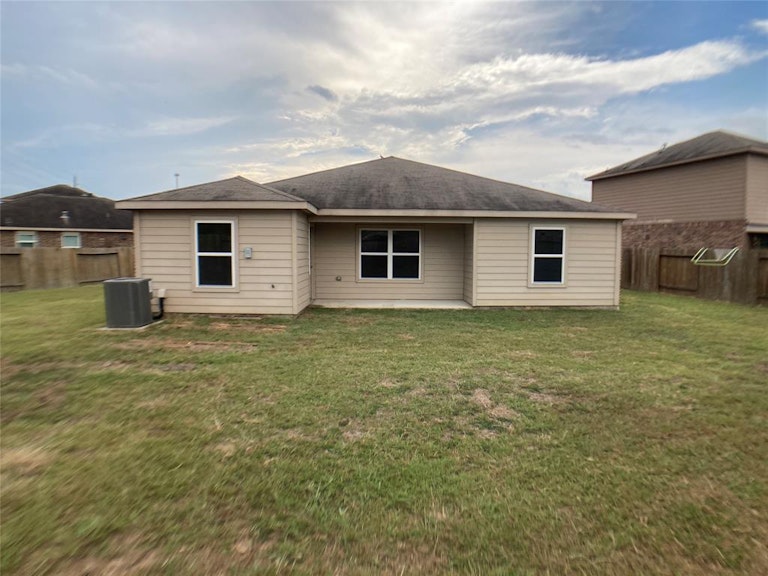 Photo 12 of 12 - 5155 Cottage Creek Ln, Richmond, TX 77469