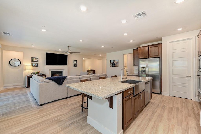 Photo 18 of 32 - 4500 Hummingbird Cir, Folsom, CA 95630