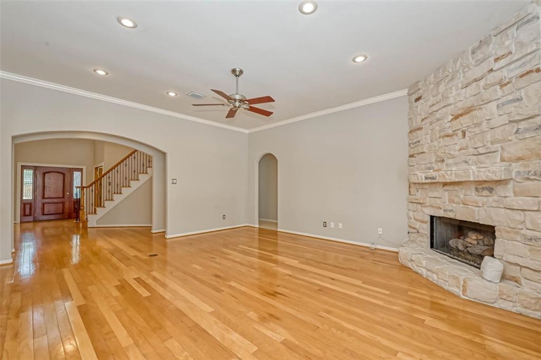 Photo 11 of 48 - 4210 Ruttand Park Ln, Katy, TX 77450