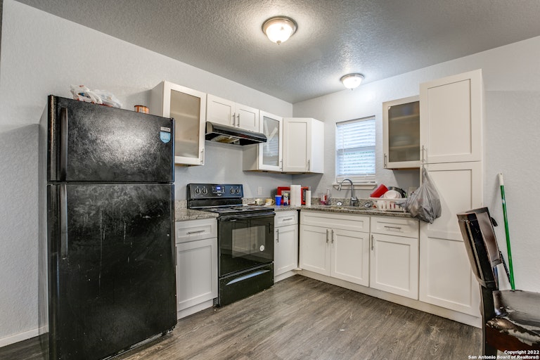 Photo 13 of 21 - 451 Ferris Ave, San Antonio, TX 78220