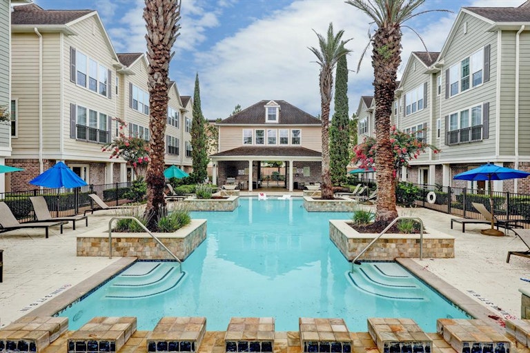 Photo 15 of 20 - 3001 Murworth Dr #501, Houston, TX 77025
