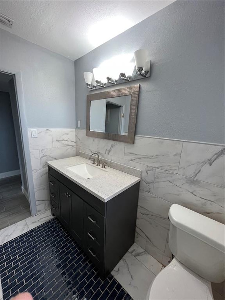 Photo 4 of 9 - 4712 W Fairview Hts, Tampa, FL 33616