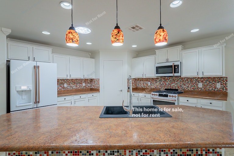 Photo 8 of 26 - 7998 W Pleasant Oak Way, Florence, AZ 85132