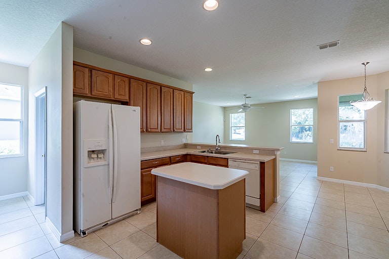 Photo 6 of 30 - 1718 Palmerston Cir, Ocoee, FL 34761