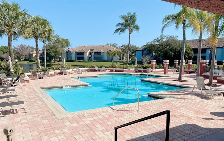 Photo 23 of 28 - 10263 Gandy Blvd N #2001, Saint Petersburg, FL 33702