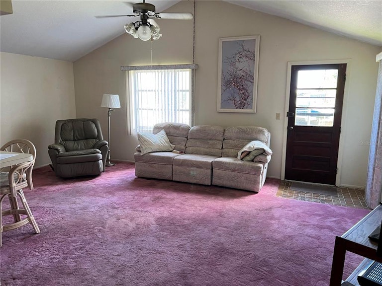 Photo 4 of 25 - 7431 Islander Ln, Hudson, FL 34667