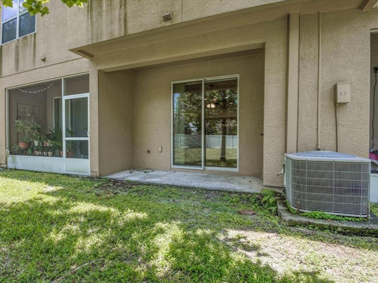 Photo 29 of 30 - 8818 Red Beechwood Ct, Riverview, FL 33578