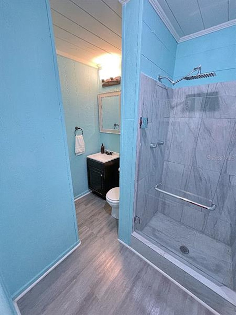 Photo 21 of 25 - 1360 Oxford Dr, Englewood, FL 34223