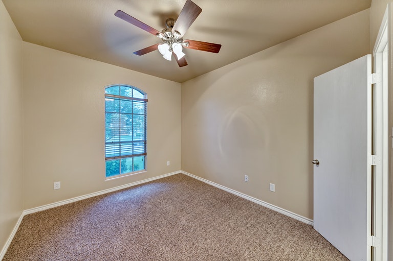 Photo 24 of 29 - 1409 Dun Horse Dr, Haslet, TX 76052
