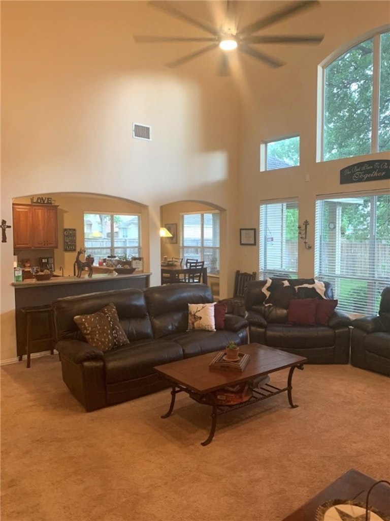 Photo 8 of 34 - 2005 Overland Dr, Leander, TX 78641