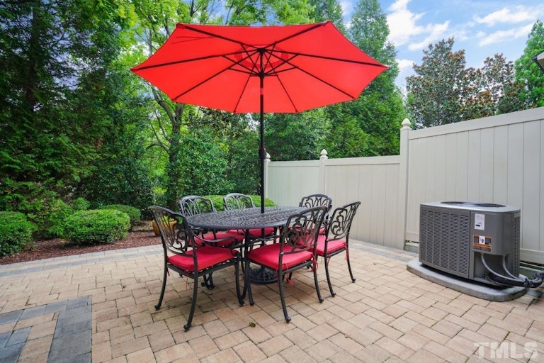 Photo 25 of 41 - 309 Sunstone Dr, Cary, NC 27519
