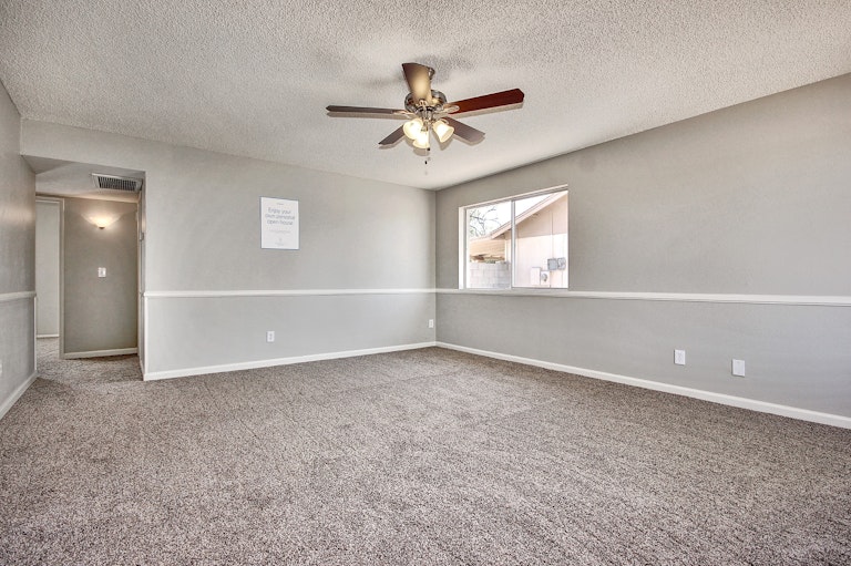 Photo 6 of 19 - 6977 W San Miguel Ave, Glendale, AZ 85303
