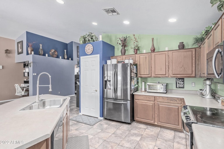 Photo 7 of 27 - 12873 W Aster Dr, El Mirage, AZ 85335