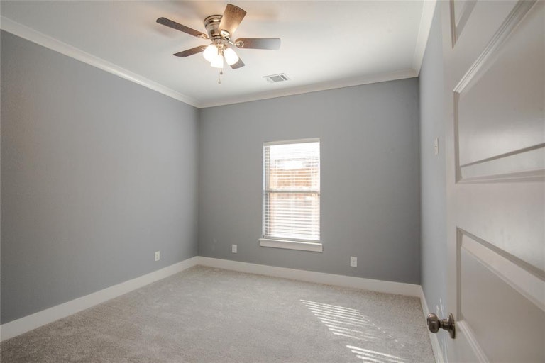 Photo 13 of 22 - 4700 Harper Dr, Mesquite, TX 75150