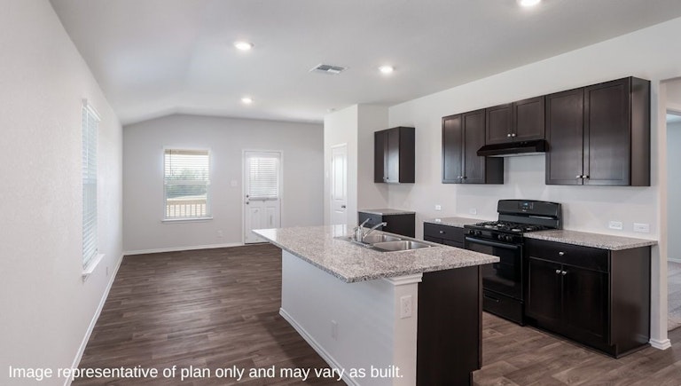 Photo 6 of 21 - 2882 Brogan Crk, New Braunfels, TX 78130