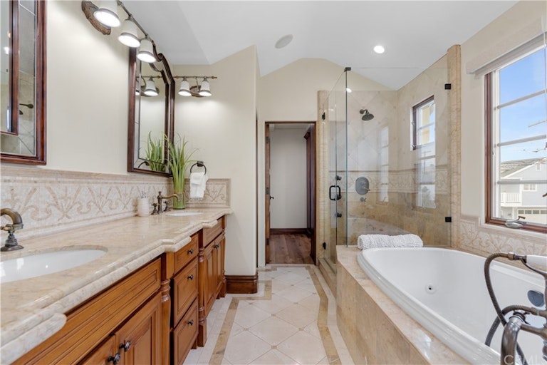 Photo 12 of 28 - 133 Agate Ave, Newport Beach, CA 92662