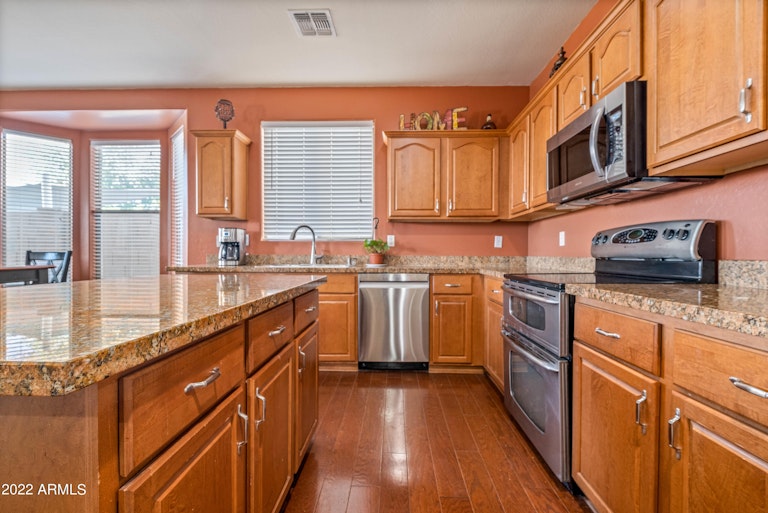 Photo 5 of 62 - 4930 W Melody Ln, Laveen, AZ 85339