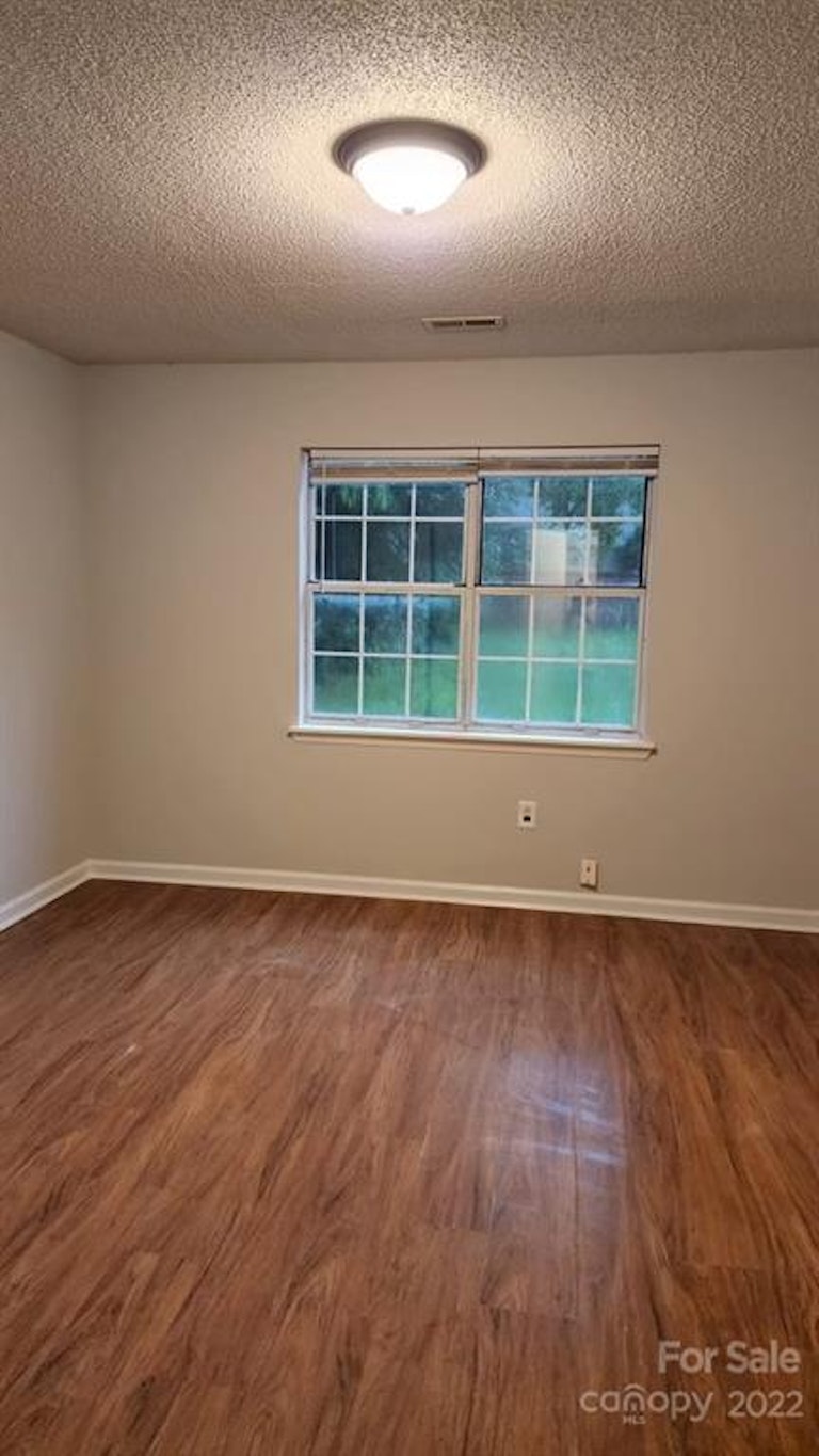 Photo 11 of 15 - 7937 Latchington Ct, Charlotte, NC 28227
