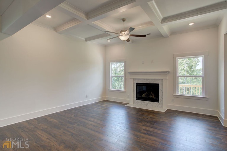 Photo 8 of 32 - 3001 Fairway Dr, Villa Rica, GA 30180