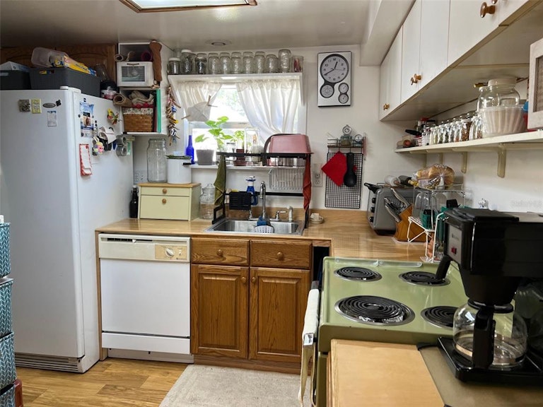 Photo 8 of 25 - 1026 Roosevelt Ave, Brooksville, FL 34604