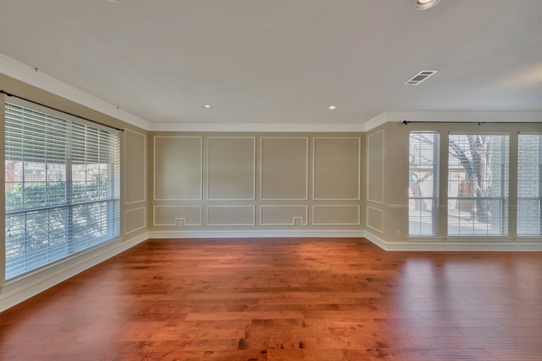 Photo 11 of 38 - 5705 Pleasant Run Rd, Colleyville, TX 76034