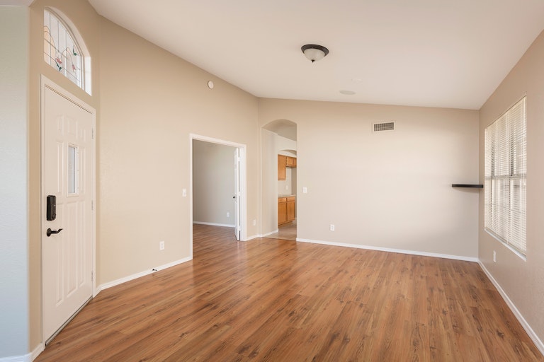 Photo 3 of 24 - 8920 W Davis Rd, Peoria, AZ 85382